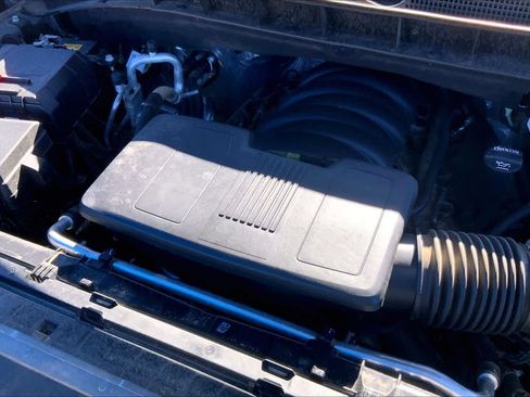 Used 2022 Chevrolet Silverado 1500 High Country w/ Technology Package image 32