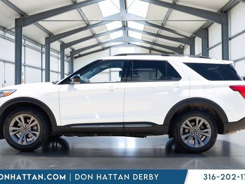 Used 2023 Ford Explorer XLT w/ Equipment Group 202A AWD/4WD image 2