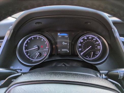 Used 2023 Toyota Camry SE FWD image 11
