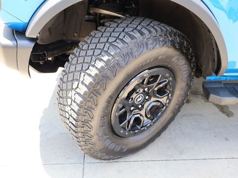 Used 2023 Ford Bronco Wildtrak AWD/4WD image 39