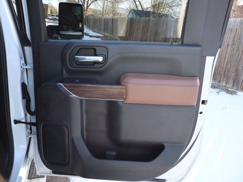 Used 2020 Chevrolet Silverado 2500 High Country image 26