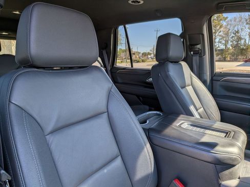 Used 2024 Chevrolet Tahoe Z71 w/ Luxury Package image 39