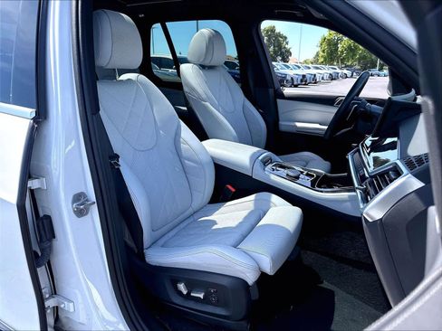 Used 2025 BMW X5 xDrive50e w/ Premium Package AWD/4WD image 29