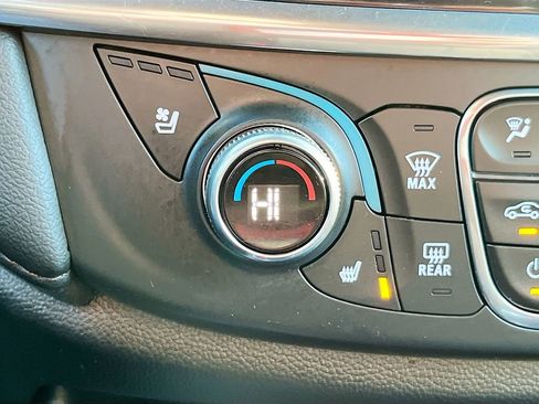 Used 2023 Chevrolet Traverse High Country image 21