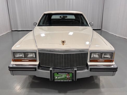 Used 1987 Cadillac Brougham RWD image 2