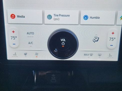 Used 2025 Ford Mustang Mach-E Premium image 17