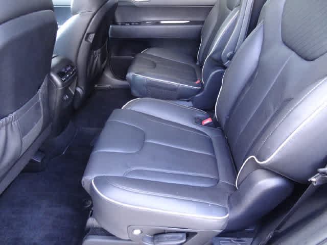 Used 2023 Hyundai Palisade SEL AWD/4WD image 3