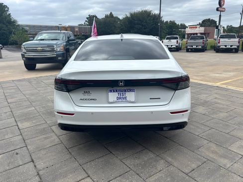 Used 2024 Honda Accord EX-L image 6