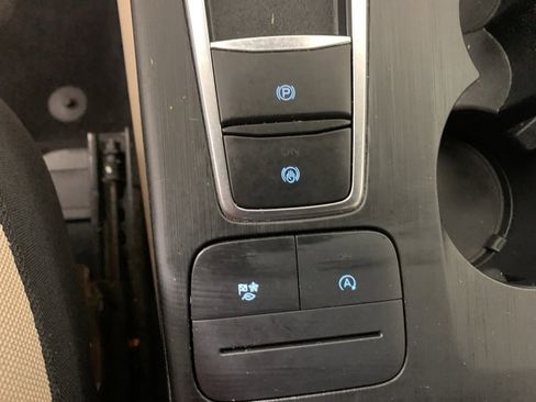 Used 2020 Ford Escape SE image 26