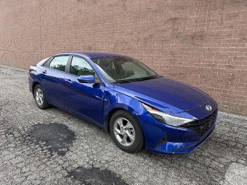 Used 2023 Hyundai Elantra SE FWD image 8