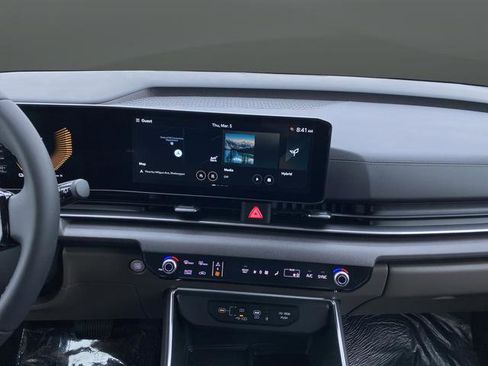 New 2026 Kia Carnival EX image 8