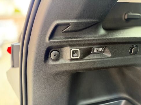 Used 2023 Jeep Grand Cherokee L Limited AWD/4WD image 31