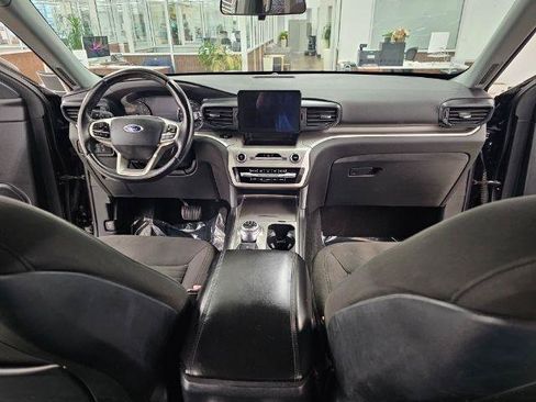 Used 2020 Ford Explorer XLT AWD/4WD image 17