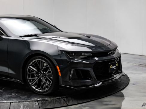 Used 2018 Chevrolet Camaro ZL1 RWD image 23