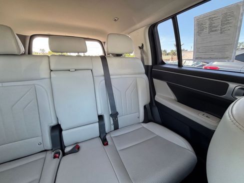 Used 2025 Hyundai Santa Fe SEL AWD/4WD image 40
