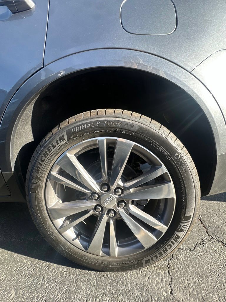 Certified 2022 Cadillac XT5 Premium Luxury w/ Technology Package FWD image 11