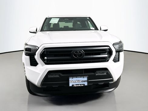 Certified 2025 Toyota Tacoma SR5 AWD/4WD image 2