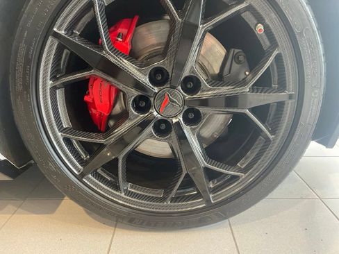 Used 2022 Chevrolet Corvette Stingray Coupe w/ Z51 Performance Package RWD image 17