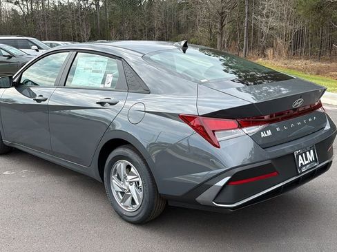 New 2026 Hyundai Elantra SE image 7