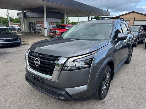 Used 2023 Nissan Pathfinder SV FWD image 1
