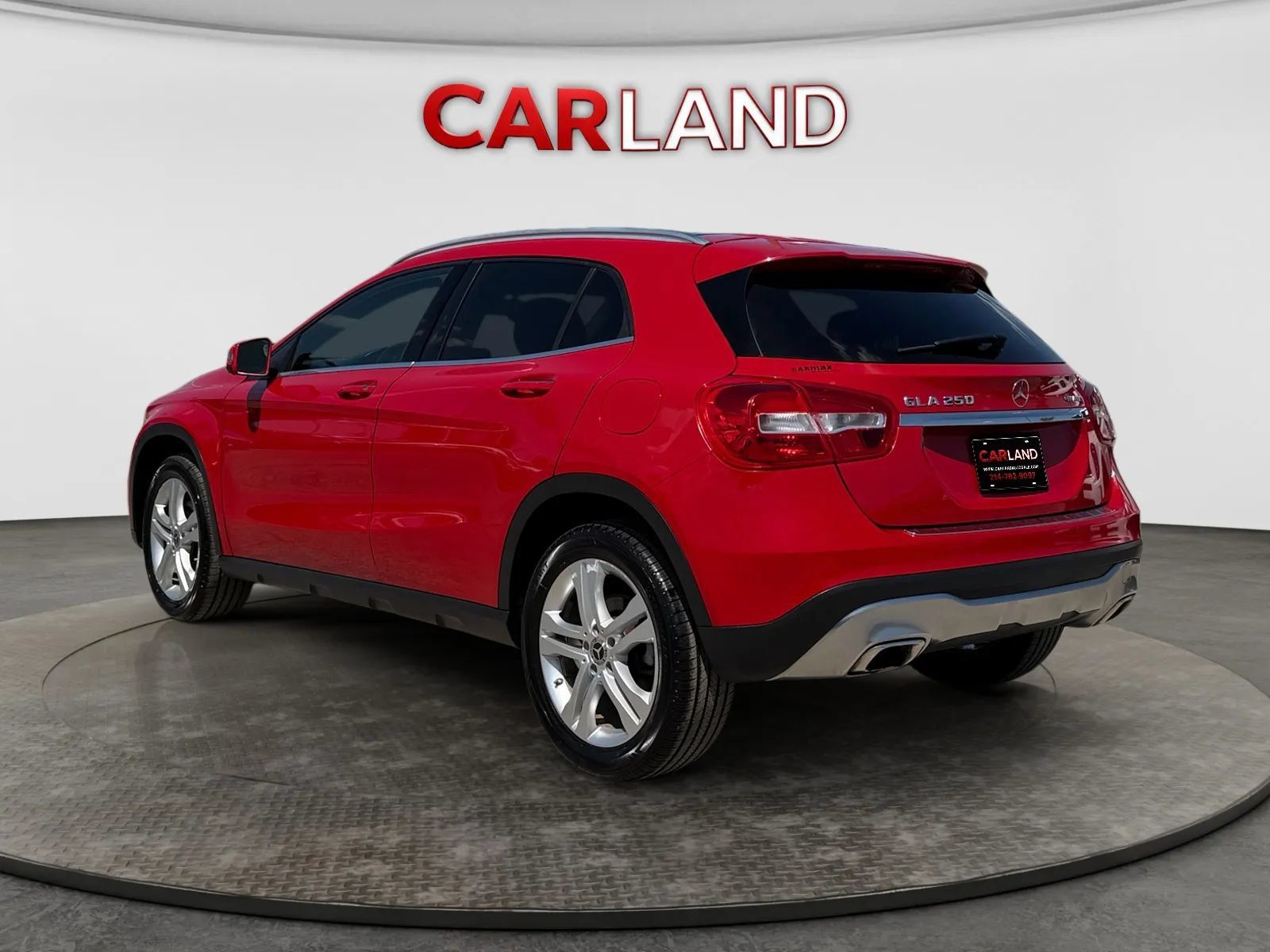 Used 2018 Mercedes-Benz GLA 250 4MATIC image 4