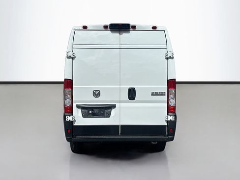 Used 2025 RAM ProMaster 2500 w/ Convenience Group FWD image 4