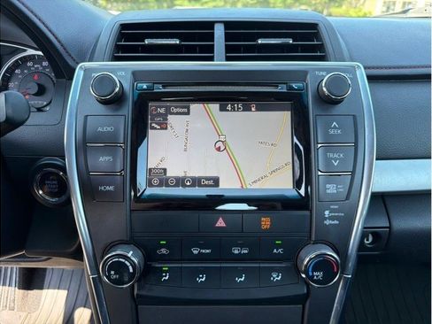 Used 2015 Toyota Camry SE w/ Moonroof Package FWD image 15