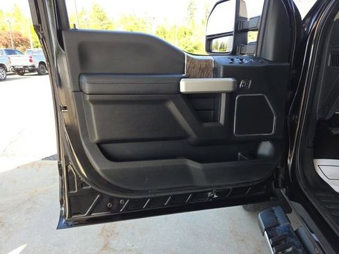 Used 2019 Ford F250 Lariat w/ Lariat Ultimate Package AWD/4WD image 54