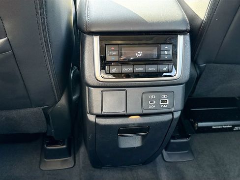 Used 2026 Subaru Ascent Limited Bronze AWD/4WD image 31