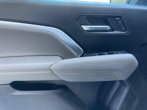 Used 2024 Chevrolet Colorado ZR2 w/ Safety Package AWD/4WD image 8