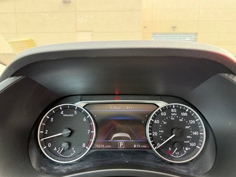 Used 2022 Nissan Sentra SV FWD image 14