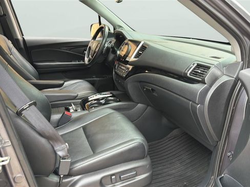 Used 2016 Honda Pilot Touring image 15