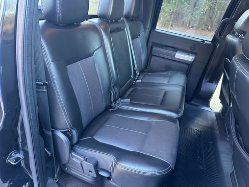 Used 2015 Ford F250 Lariat w/ Lariat Interior Package image 22