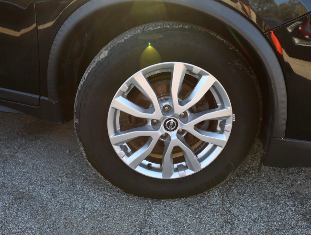 Used 2017 Nissan Rogue SV FWD image 8