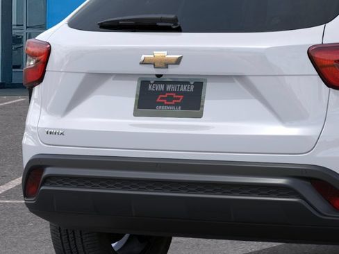 New 2026 Chevrolet Trax LS w/ LS Convenience Package FWD image 14