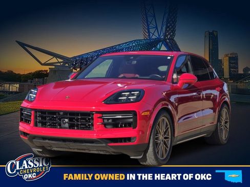 Used 2024 Porsche Cayenne S image 3