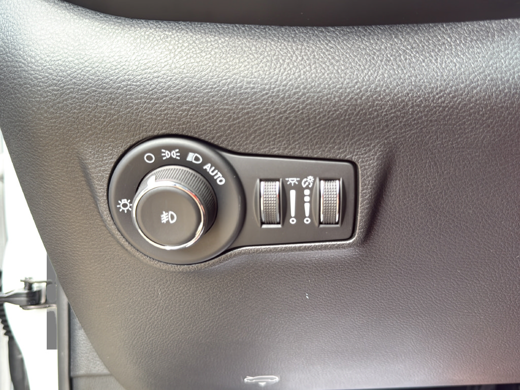 New 2026 Jeep Compass Limited w/ Sun, Sound & Navigation Group AWD/4WD image 20