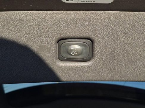 Used 2018 Lincoln MKX Reserve w/ Driver Assistance Package image 9