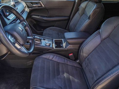 Used 2023 Mitsubishi Outlander SE image 10