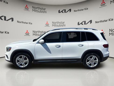 Used 2022 Mercedes-Benz GLB 250 4MATIC w/ Premium Package Lite image 2