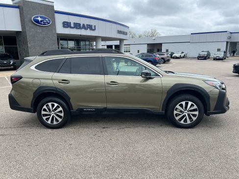 Certified 2025 Subaru Outback Premium w/ Popular Package #1A image 8