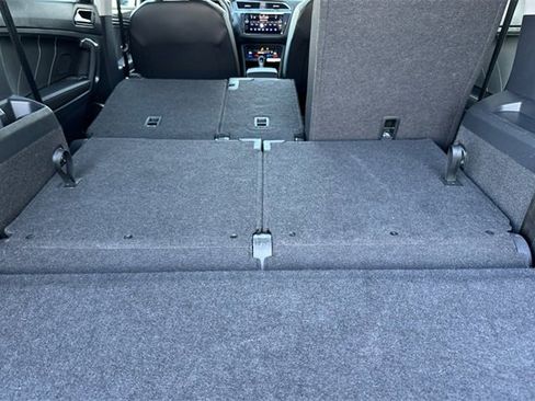 Used 2024 Volkswagen Tiguan Wolfsburg Edition image 17