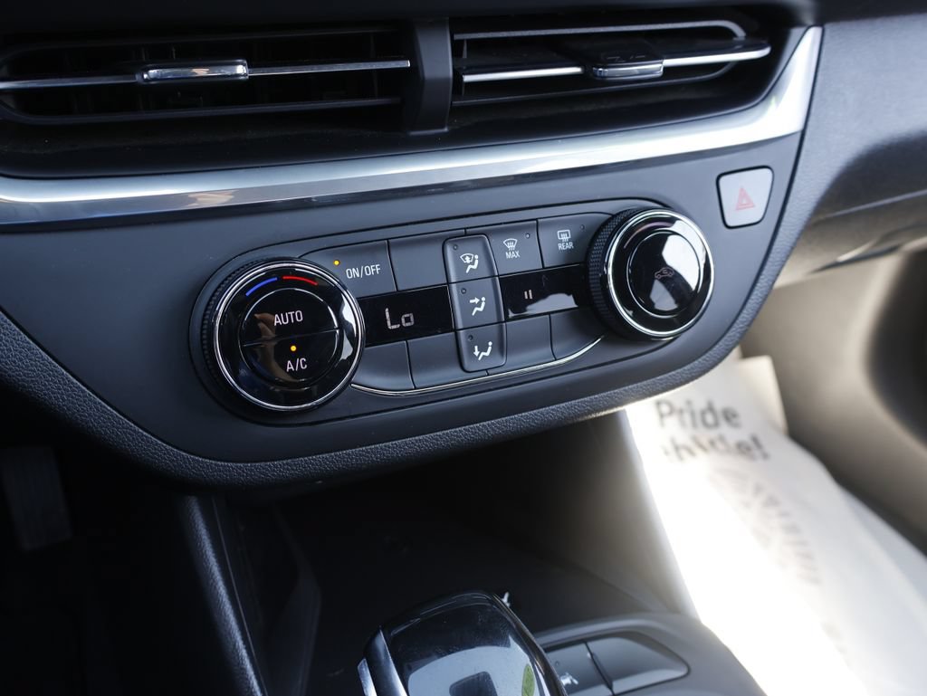 Used 2024 Buick Envista Preferred w/ Convenience II Package FWD image 33