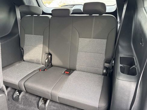 Used 2025 GMC Acadia Elevation AWD/4WD image 22