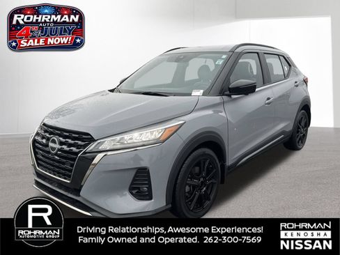 Used 2023 Nissan Kicks SR w/ SR Premium Package FWD image 1