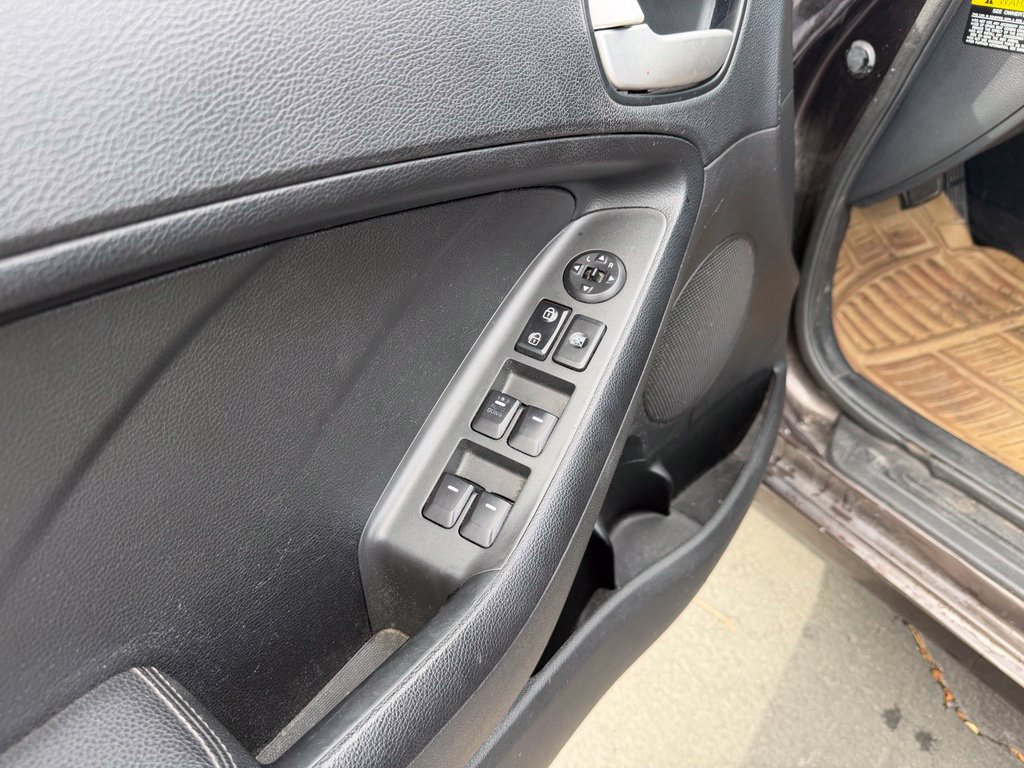 Used 2017 Kia Forte LX FWD image 18