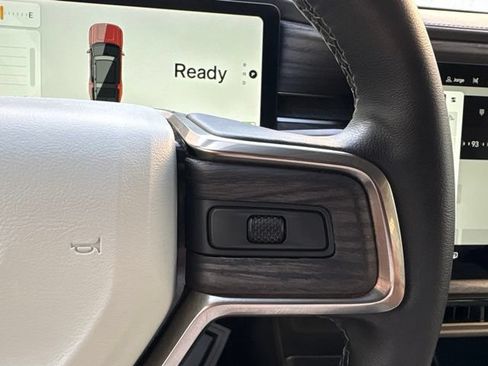 Used 2025 Rivian R1S Adventure Dual AWD/4WD image 18