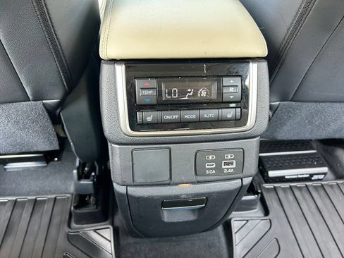 Used 2024 Subaru Ascent Limited w/ Technology Package AWD/4WD image 48