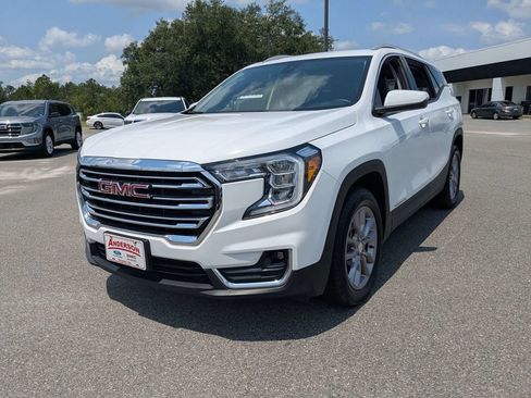 Used 2024 GMC Terrain SLT AWD/4WD image 8