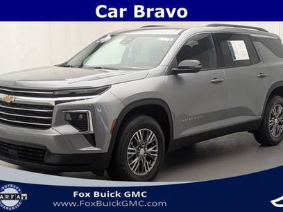 Used 2025 Chevrolet Traverse LT w/ Driver Confidence Package